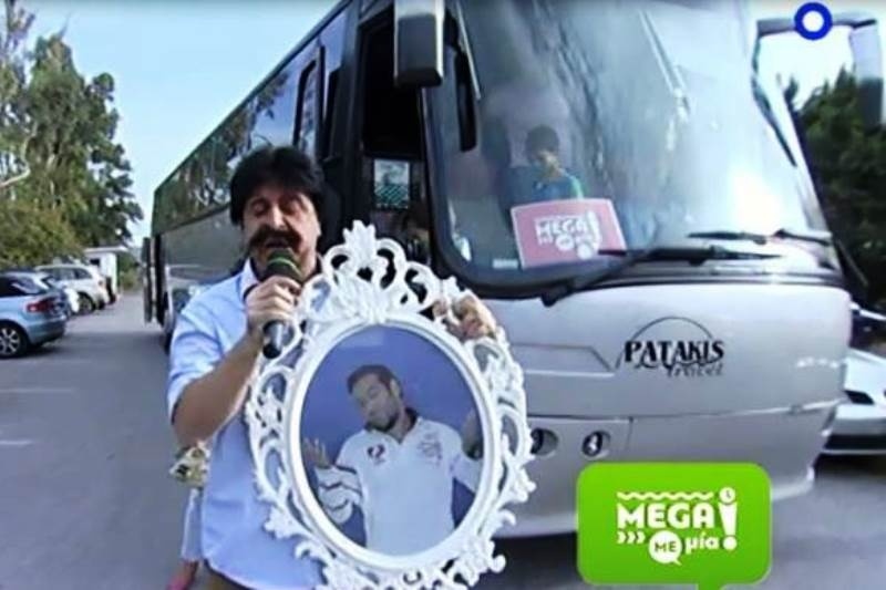 Ο Σεφερλής, το πούλμαν και η περιφορά της κορνίζας του Αρναούτογλου!
