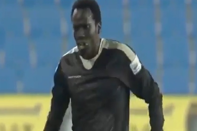 Σαουδική Αραβία: Πανικόβλητος τερματοφύλακας χάρισε γκολ! (videos)