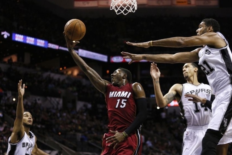 Μαϊάμι Χιτ: Αναποφάσιστος ο Σποέλστρα για τον πλέι-μέικερ