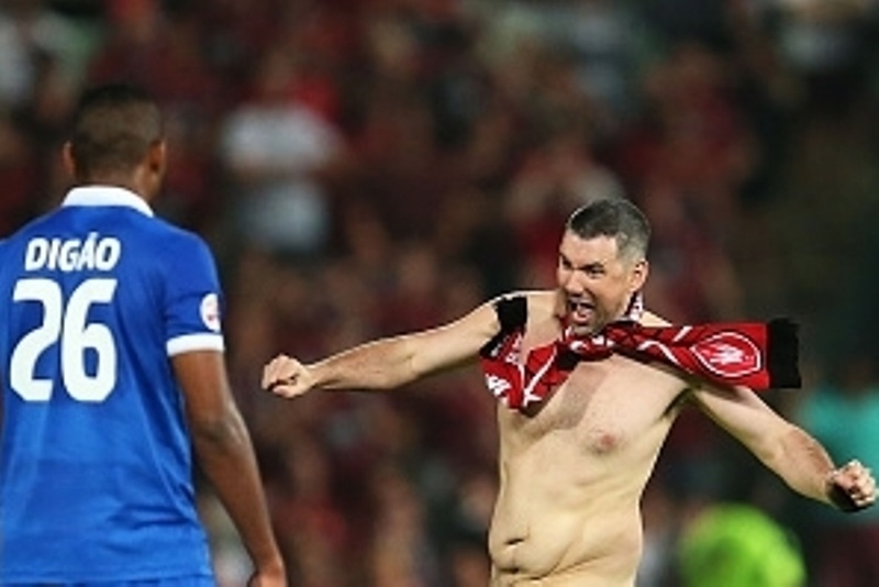 Τσάμπιονς Λιγκ Ασίας: Εισβολή ολόγυμνου οπαδού! (photo)