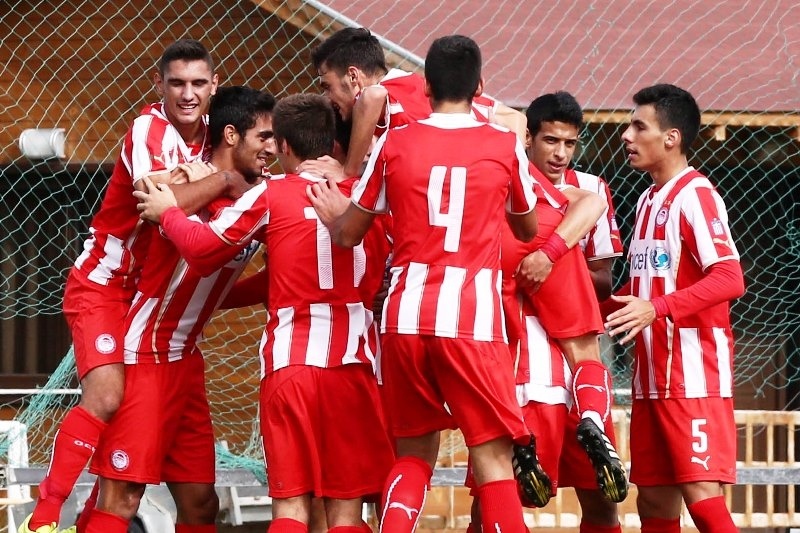 «Κοκκίνισε» το ντέρμπι των Νέων (photos)