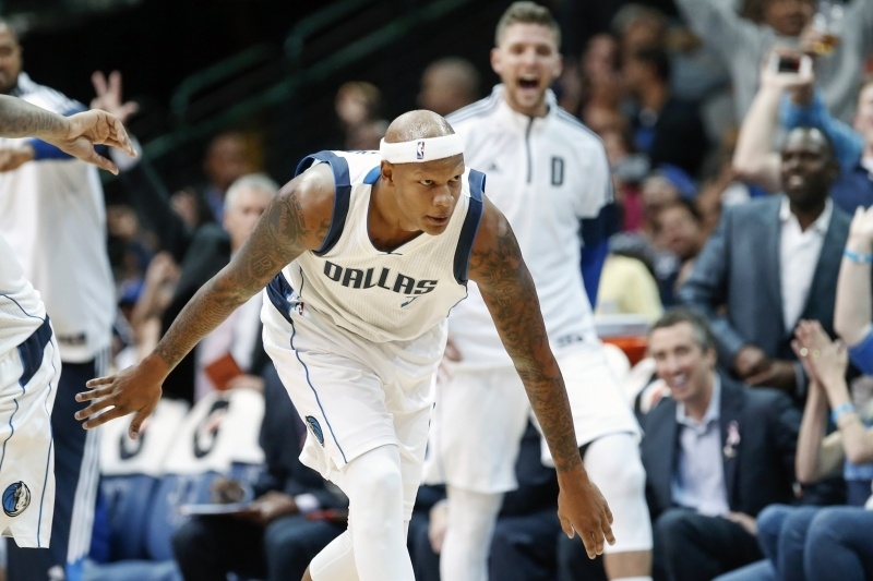 Ντάλας Μάβερικς: Εξασφάλισε θέση ο Τσάρλι Βιγιανουέβα