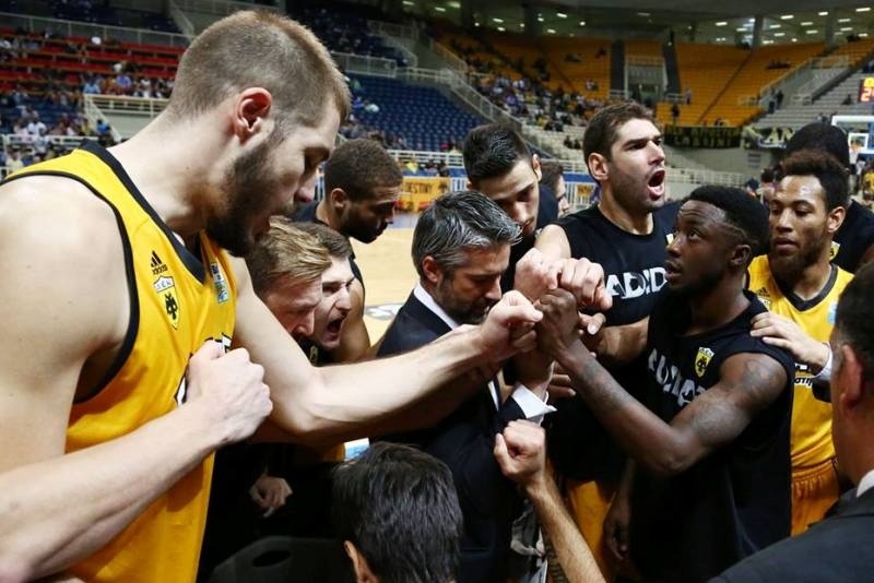 ΑΕΚ: Δείπνο στο Περιστέρι