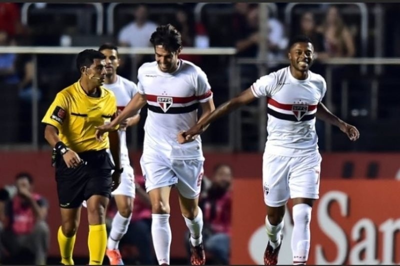Τριπλό σόου στον θρίαμβο 4-2 της  Σάο Πάολο (videos+photos)
