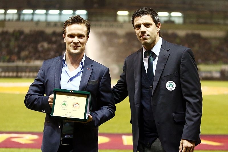 Παναθηναϊκός – PSV Αϊντχόφεν: Η βράβευση του Κόλκα (videos)