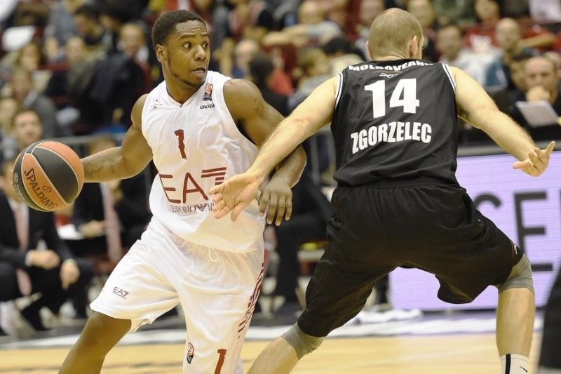 Αρμάνι – Τουρόφ 90-71