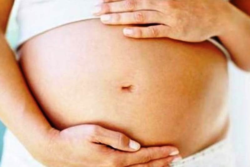 Ζήτησαν από έγκυο να κάνει έκτρωση για να μην την απολύσουν