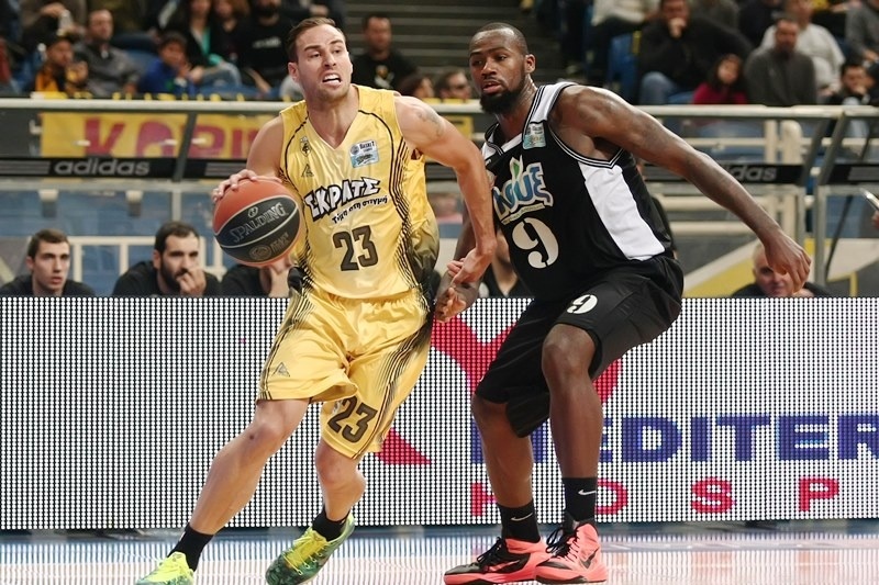 Ίνγκλις: «Μπορεί τα play-off η ΑΕΚ»