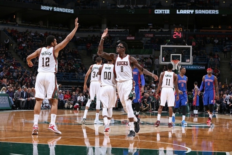 Μιλγουόκι Μπακς: Νίκη με Πίστονς, παρά 1/13 του Αντετοκούνμπο (videos)