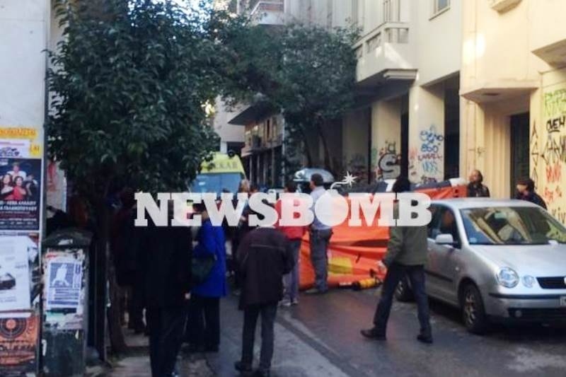 Άνδρας έπεσε από δεύτερο όροφο πολυκατοικίας στα Εξάρχεια