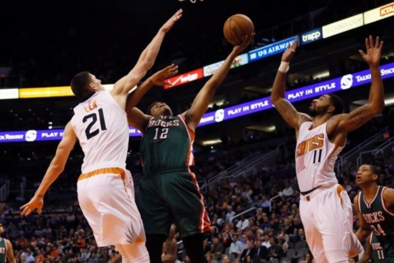 Μιλγουόκι Μπακς: Πύρρειος νίκη στο Φίνιξ, έξι πόντους ο Αντετοκούνμπο (videos)