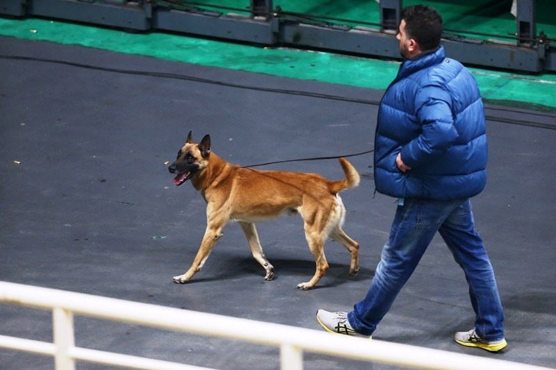 Παναθηναϊκός – Μπαρτσελόνα: Ο έλεγχος της αστυνομίας για βόμβα (photos)