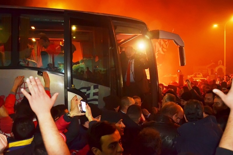 Ολυμπιακός: Η υποδοχή στη Μυτιλήνη (video)