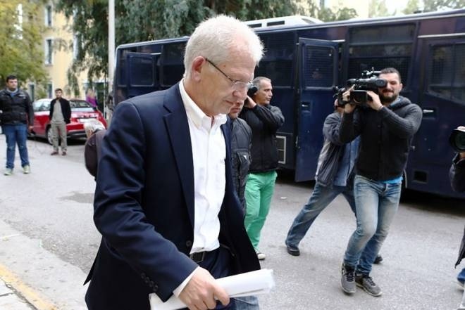 Σαρρής: «Έφυγα για να δώσουν τα χρήματα»