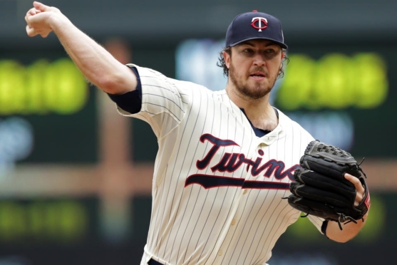 MLB: «Έδεσαν» τον Phil Hughes οι Τουίνς