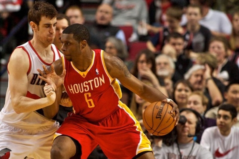 Χιούστον Ρόκετς: Στάσιμος ο Τέρενς Τζόουνς