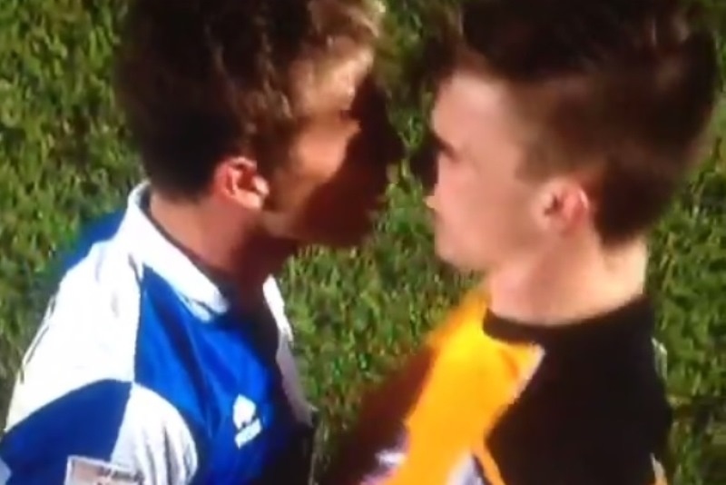 Αγγλία: Ποδοσφαιριστές φιλήθηκαν στο στόμα! (videos)