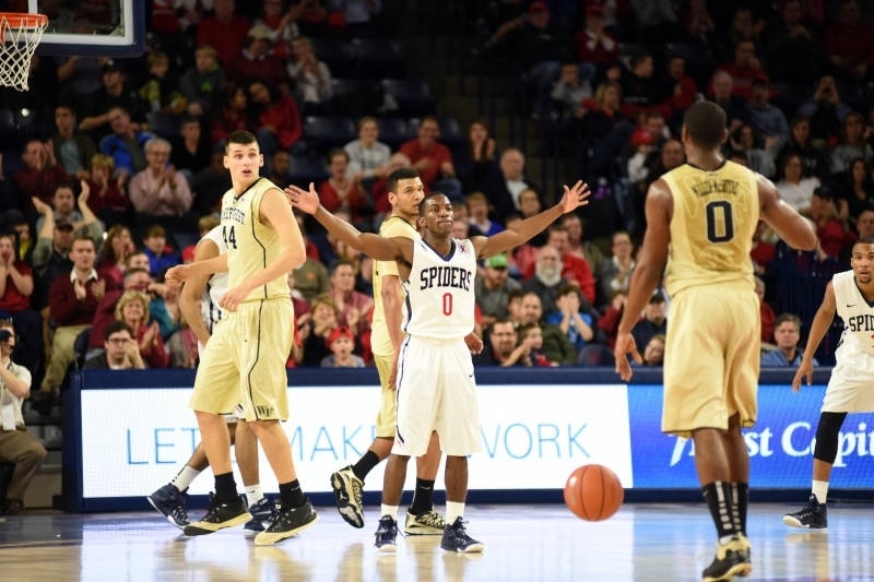 NCAA: «Διψήφιος» Μήτογλου, νίκη για Ουέικ Φόρεστ (videos)