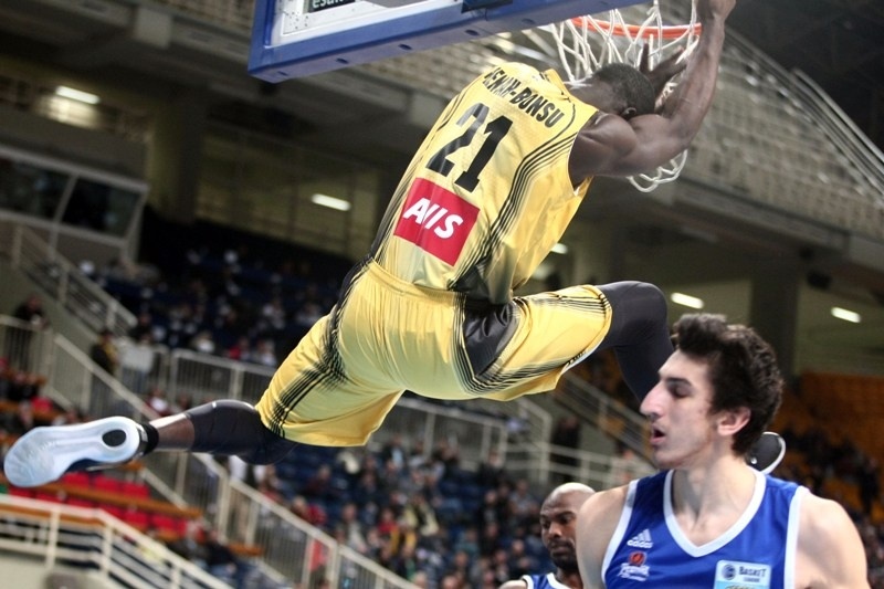 ΑΕΚ: Εν δράσει ο Μενσά-Μπονσού (video)