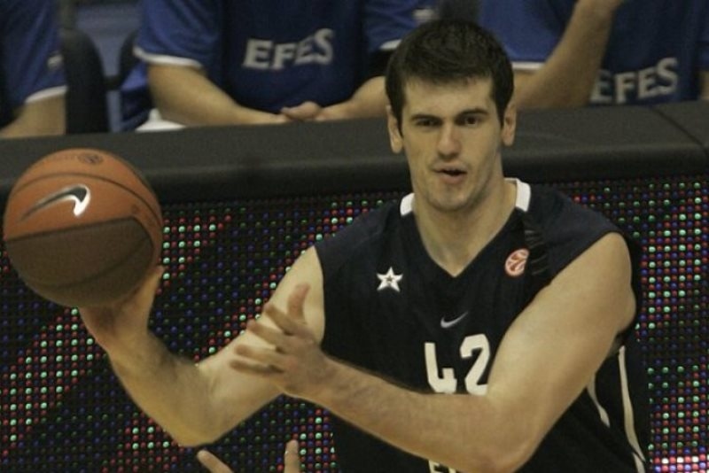 Τσεντεβίτα: Παίρνει Μπάρατς