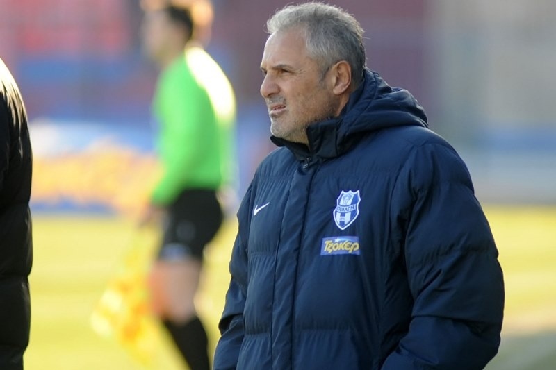 Βοσνιάδης: «Ήταν πέναλτι και αποβολή»