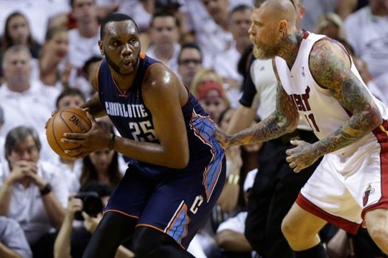 Σάρλοτ Χόρνετς: Επιστρέφει και ο Αλ Τζέφερσον