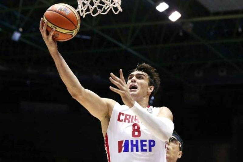 FIBA: Έχασε από τον Σάριτς ο Αντετοκούνμπο