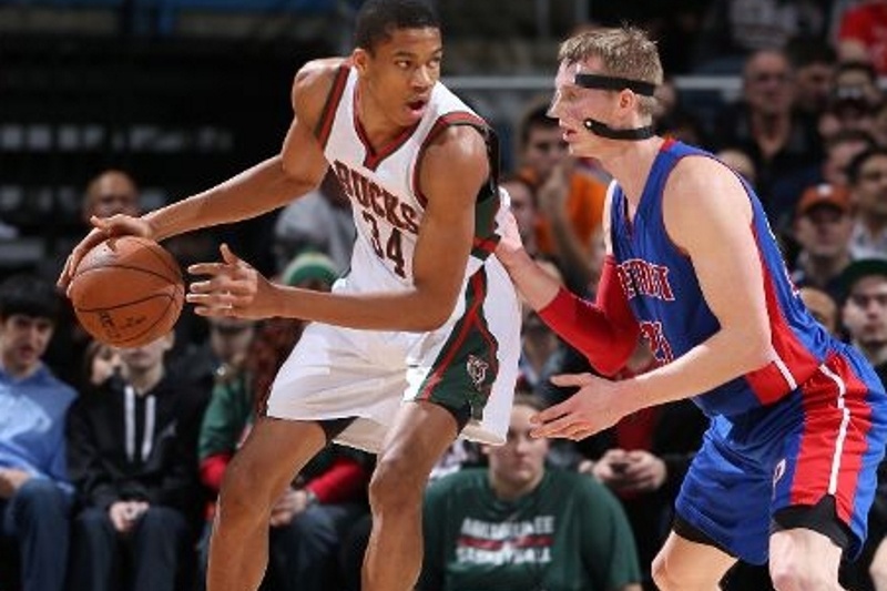 NBA: Σόου από Μπακς και Γκρίζλις