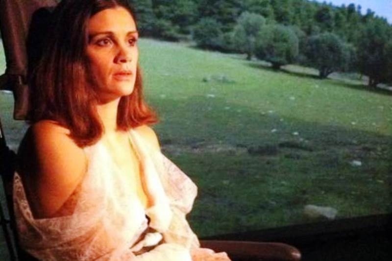 Εκλογές 2015:Παπαχαραλάμπους: Το οργισμένο μήνυμά της παρακολουθώντας τα exit polls