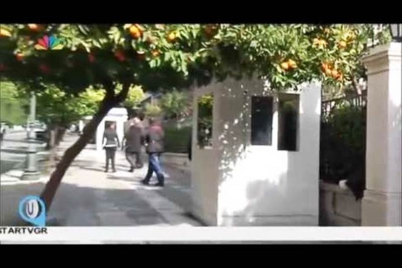 Η άφιξη Βαρουφάκη στο Μαξίμου που ξάφνιασε τους δημοσιογράφους (video)