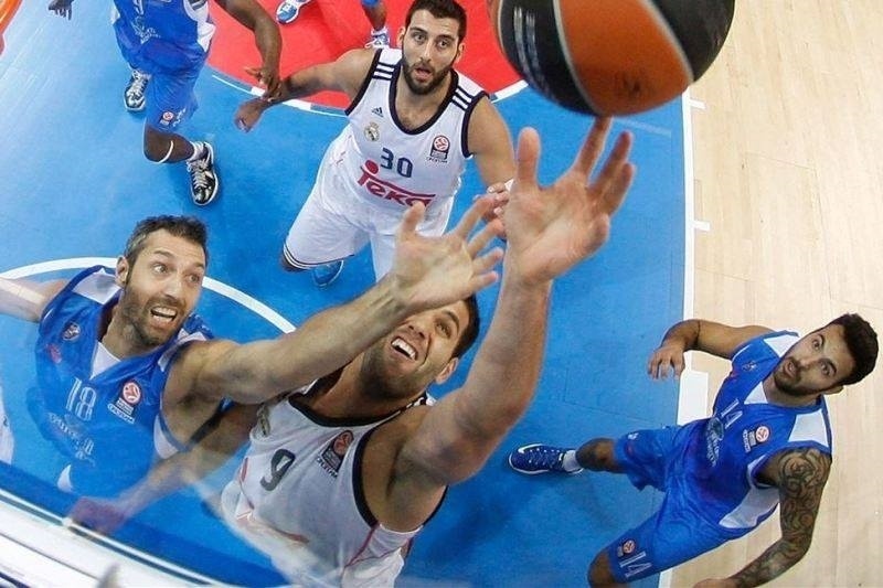 Ευρωλίγκα: Έγραψε ιστορία ο Ρέγες (videos)