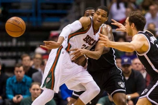 NBA: Top 10 με Αντετοκούνμπο (video)