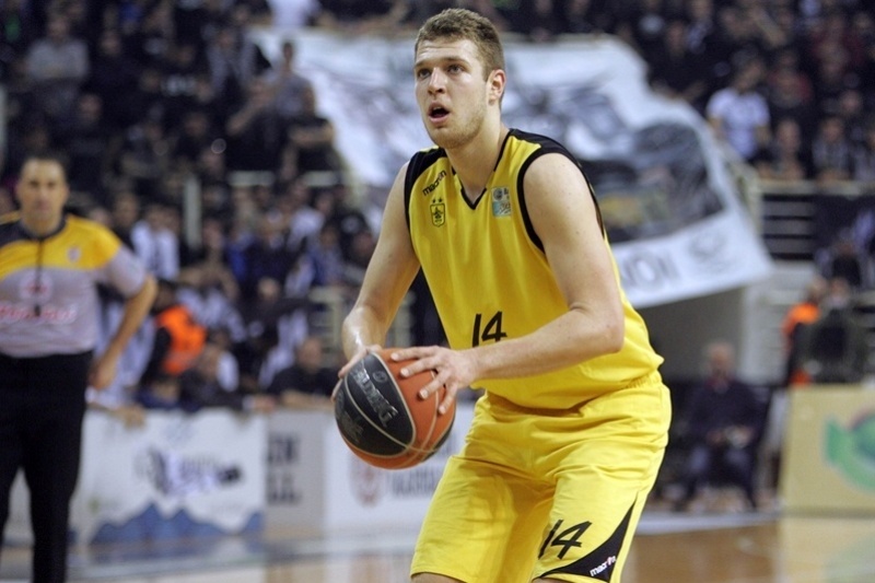 Βεζένκοφ: «Είμαστε προσγειωμένοι»