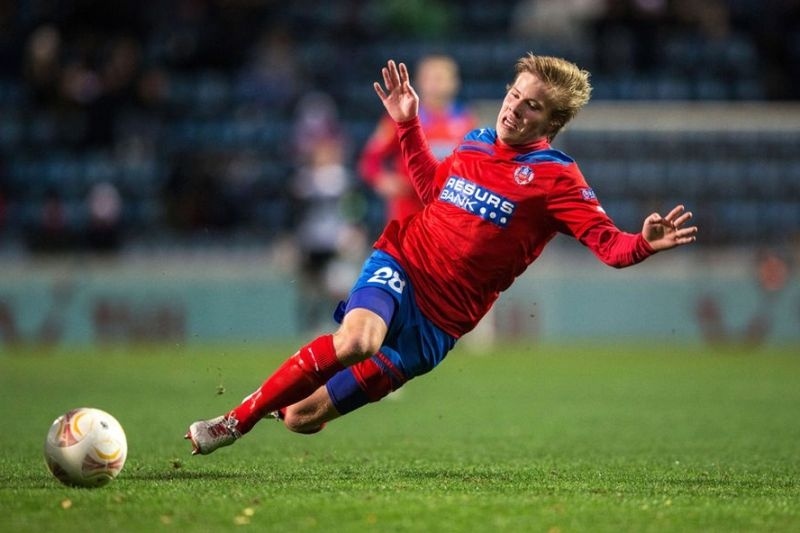 Φάουλ οβίδα αλά Ρίισε ο Ουρόνεν (video)