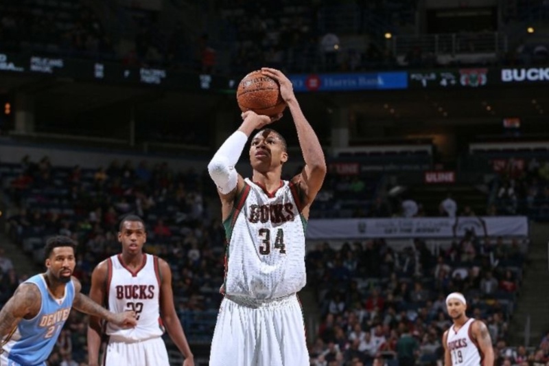 Μιλγουόκι Μπακς: Τα… έσπασε ο Αντετοκούνμπο με Νάγκετς (videos)