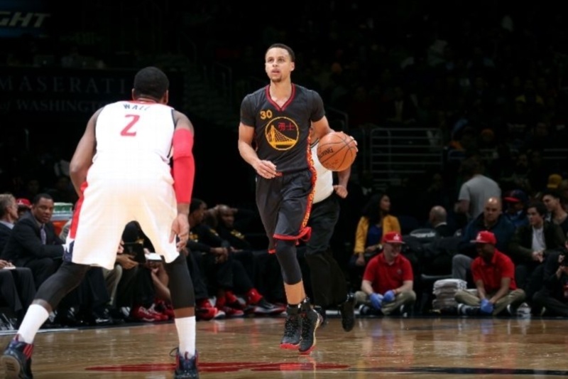 Γκόλντεν Στέιτ Ουόριορς: Άρχοντας ο Κάρι με Ουίζαρντς (videos)