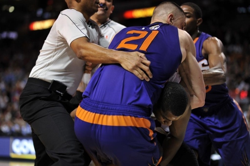 Φίνιξ Σανς: Ομάδα λυκείου στο… ξύλο