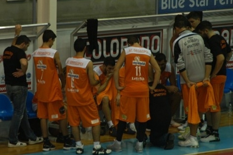 Άγιοι Θεόδωροι Αρχαγγέλου: Βήμα παραμονής στο Ρέθυμνο