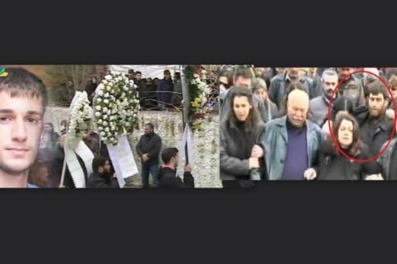 Ράγισαν καρδιές στην κηδεία του Βαγγέλη Γιακουμάκη - Οδυρμός, θλίψη και μπαλοθιές