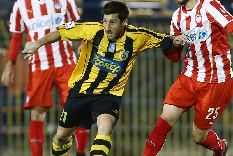 Φωστήρας: Μέσα και ο Μουστόγιαννης