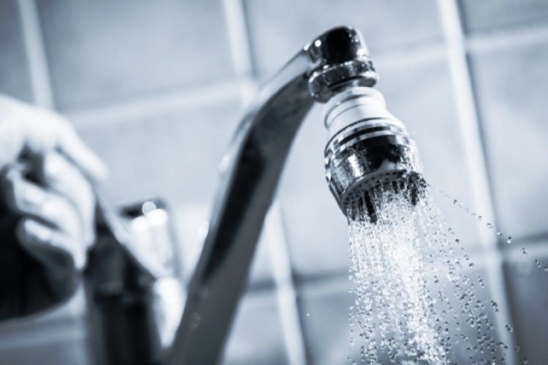 Σοβαρός κίνδυνος υγείας από τη χρήση ζεστού νερού βρύσης – Οι επιστήμονες εξηγούν