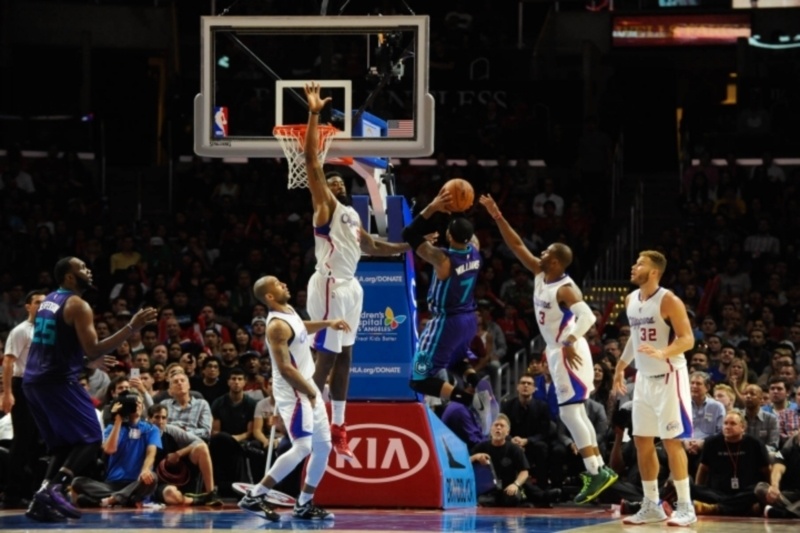 NBA: Πάνε Κίνα Κλίπερς και Χόρνετς