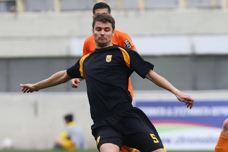 Άρης: Αγωνία για Κωνσταντινίδη, αναχώρησε ο Καλογέρης