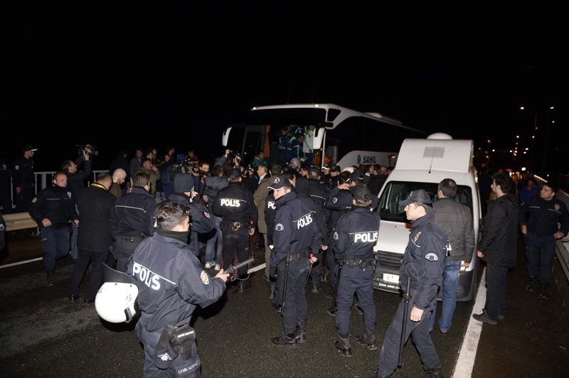 Φενερμπαχτσέ: Σοκ από τους πυροβολισμούς στο πούλμαν (video+photos)