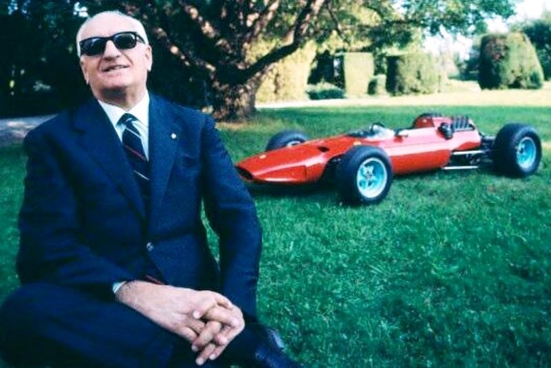 Ο De Niro θα υποδυθεί τον Enzo Ferrari