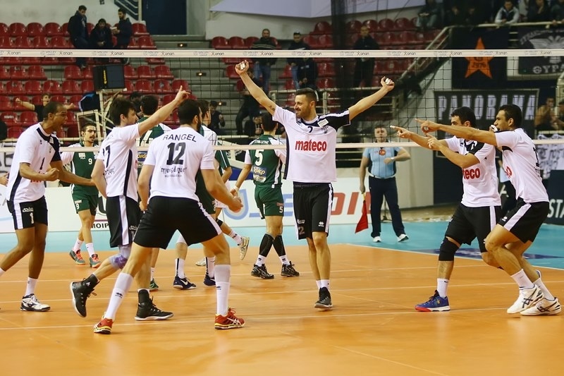 ΠΑΟΚ: «Μπήκαν για να συγχαρούν την ομάδα» (video)