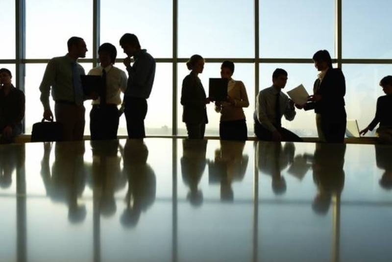 Οι συλλογικές συμβάσεις επιστρέφουν, το μνημόνιο υποχωρεί