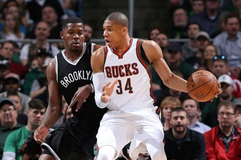 ΝΒΑ: Τους... χόρεψε ο Αντετοκούνμπο (videos)