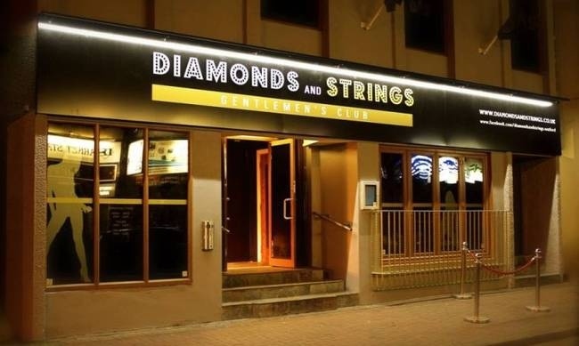 Δείτε τι λογαριασμό έκανε σε… στριπτιζάδικο