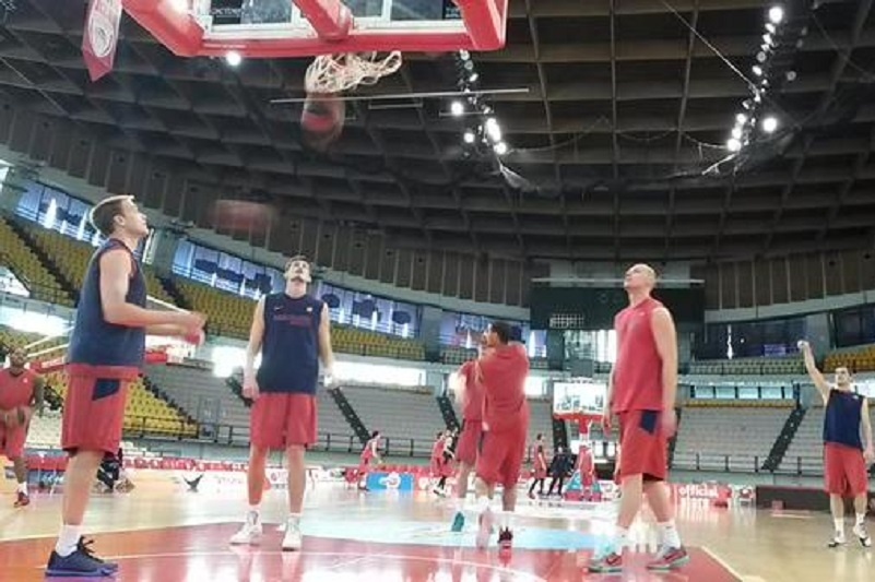 Μπαρτσελόνα: Σουτάκια στο ΣΕΦ (photos)